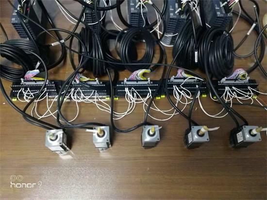 号外！号外_三菱定位新用法：FX5U内置32轴总线定位！